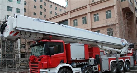 最貴的消防車,一輛頂10輛豪車,加油一次2000元,中國就有3輛!